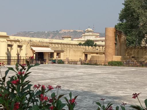 Towards Amber Fort